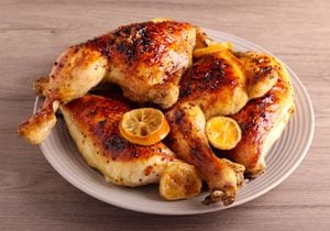 Pollo con limón y mostaza a la parrilla