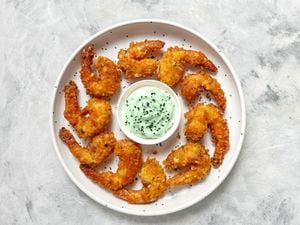 Langostinos fritos con mayonesa de wasabi