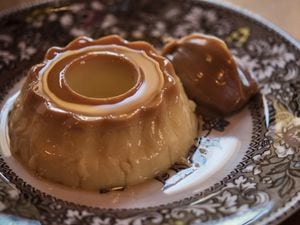 Flan con leche condensada y crema