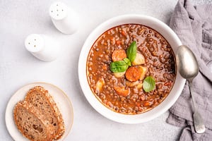 Guiso de lentejas perfecto: los trucos de Santiago Giorgini para elegir los ingredientes y lograr la mejor cocción
