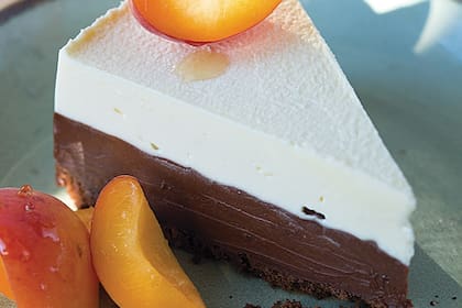Torta cremosa de chocolate negro y maní