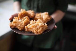 Los pastelitos de Ximena Sáenz: tips de experta para un hojaldre crocante y un relleno perfecto