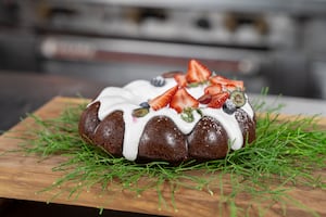 Torta húmeda de miel y especias