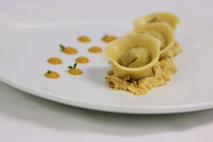 Tortellini de humita y ají de gallina