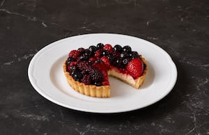 Tartaleta de crema pastelera y frutos rojos sin gluten
