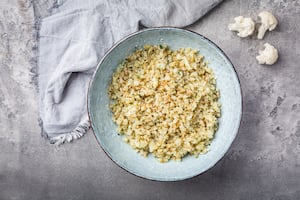 Arroz de coliflor keto