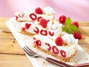 Tarta de yogur y frambuesas
