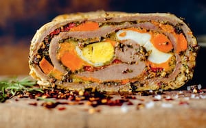 Cómo hacer matambre relleno: el paso a paso para que salga tan tierno y sabroso como el del bodegón