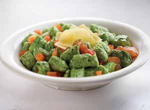 Ñoquis soufflé de rúcula