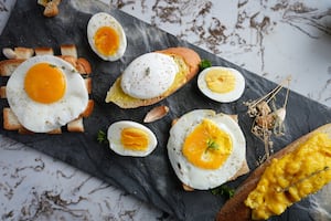 Cómo cocinar huevos perfectos: hervidos, poché, revueltos y fritos