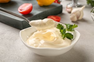 Receta simple de mayonesa casera, sin huevo ni leche