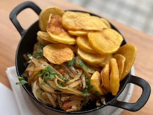 Pesca gallega con papas y cebolla
