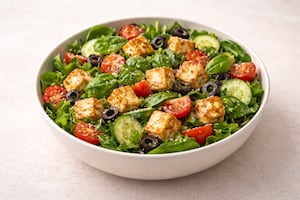 Ensalada mediterránea proteica