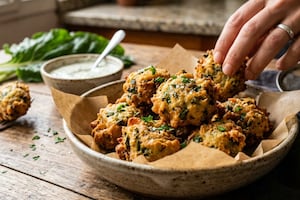 7 recetas de buñuelos salados: fáciles y listos en pocos minutos; para hacer con lo que tenés en la heladera