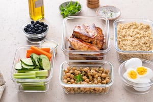 Meal Prep exprés: 5 recetas rápidas con quinoa -y 2 bonus- para cocinar una vez y comer toda la semana de forma saludable