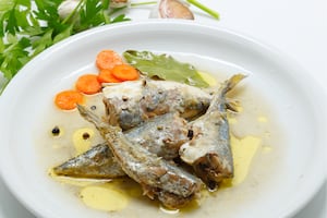 Escabeche de sardinas con hinojo y zanahoria