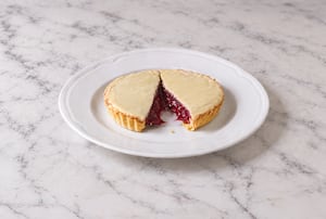 Tartaleta de frambuesa y chocolate blanco