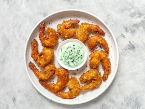 Langostinos fritos con mayonesa de wasabi