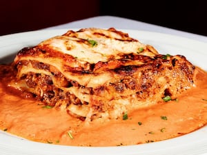 Lasaña con salsa boloñesa