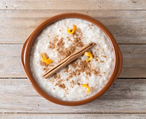 Arroz con leche y cáscara de naranja