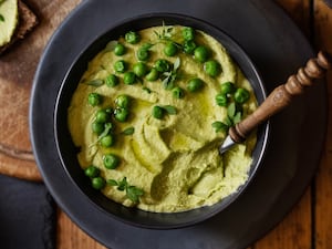 Hummus de arvejas partidas
