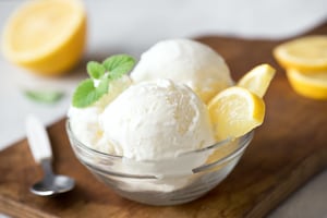 Helado de limón casero en solo tres pasos