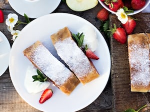 Rolls de ricota y frutilla