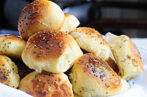 Pancitos de queso y amapola