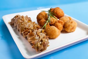 Solomillo con croquetas de coliflor