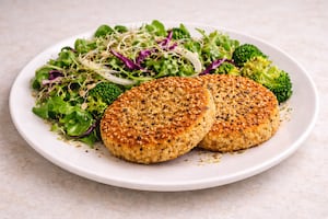 Medallones de mijo con ensalada