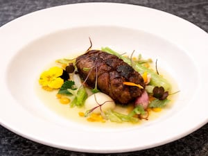 Mollejas de novillo roti con vegetales marinados