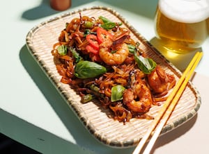 Fideos borrachos tailandeses