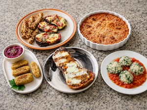 Para rendir más: el plan de 5 comidas con alimentos clave que combaten la fatiga física y mental