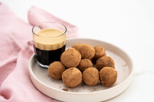 Trufas de palta y chocolate sin azúcar