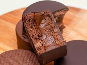 Alfajores de chocolate y nueces pecán
