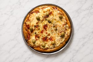 Pizza de mozzarella al molde