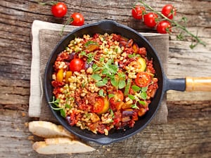 Ratatouille con carne picada y trigo burgol