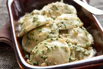 Sorrentinos de espinaca con albahaca y nueces