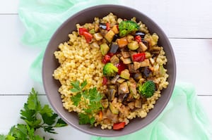 Cuscús con verduras y curry