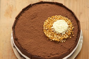 Torta con crema de mascarpone y almendras