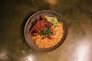 Sopa de fideos con estofado de ternera estilo Hong Shao