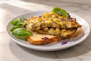 Frittata de cebollas, batata y berenjena