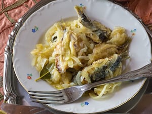 Sardinas fritas en escabeche