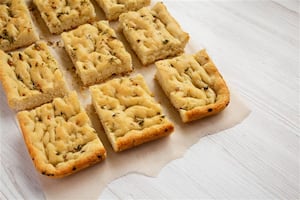 Pan saborizado exprés en freidora de aire