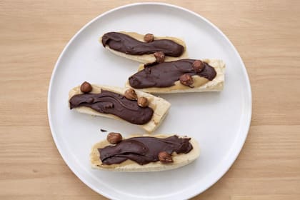 Bananas frías con pasta de maní