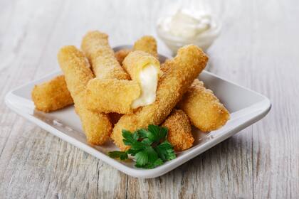 Bastones de mozzarella caseros