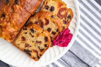 Budín navideño con frutas abrillantadas