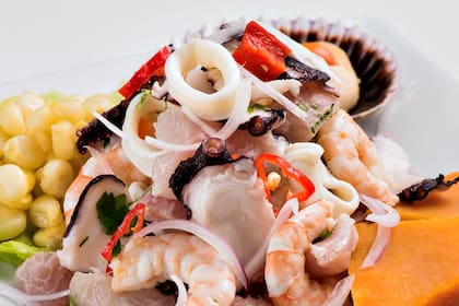 Ceviche mixto peruano