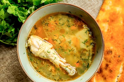 Consomé de pollo