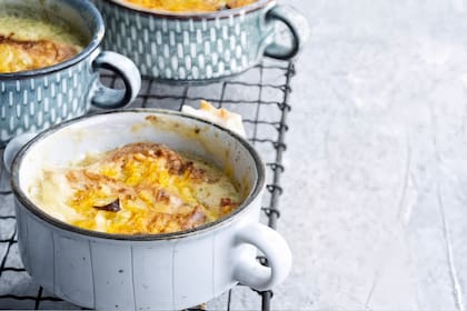 Crema de puerros con queso cheddar gratinado